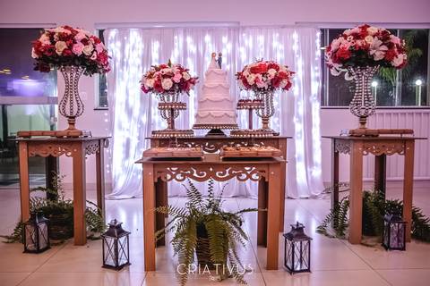 Inspiração e ideias criativas de fotos fotográfico de decoração de casamento mesa do bolo no Buffet Gálatas Eventos'