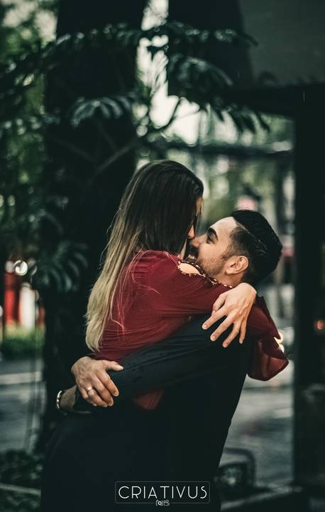 Inspiração e ideias criativas  ensaio fotográfico pré casamento de casal na Av. Paulista'