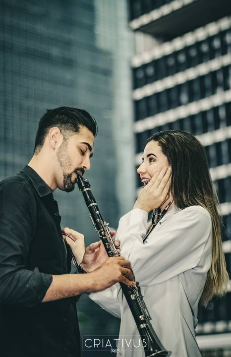 Inspiração e ideias criativas  ensaio fotográfico pré casamento de casal na Av. Paulista'
