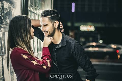 Inspiração e ideias criativas  ensaio fotográfico pré casamento de casal na Av. Paulista'