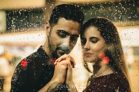 Inspiração e ideias criativas  ensaio fotográfico pré casamento de casal na Av. Paulista'