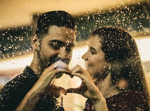 Inspiração e ideias criativas  ensaio fotográfico pré casamento de casal na Av. Paulista'