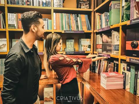 Inspiração e ideias criativas  ensaio fotográfico pré casamento de casal no Edifício conjunto Nacional '
