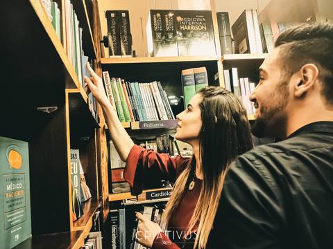 Inspiração e ideias criativas  ensaio fotográfico pré casamento de casal no Edifício conjunto Nacional '