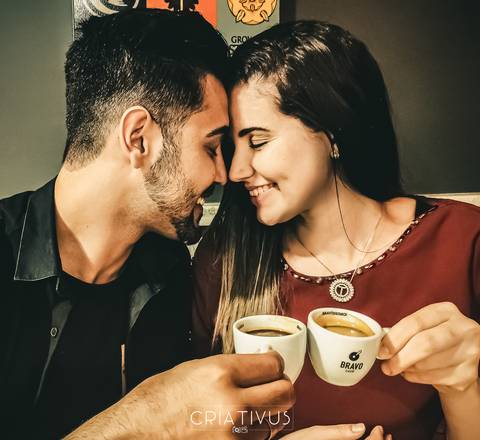 Inspiração e ideias criativas  ensaio fotográfico pré casamento de casal no Edifício conjunto Nacional '