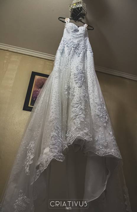 Inspiração e ideias criativas de fotos fotográfico de Making Of da noiva  no Paraíso Salão e Buffet '