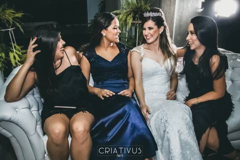 Inspiração e ideias criativas de fotos fotográfico de casamento com as madrinhas no Paraíso Salão e Buffet '