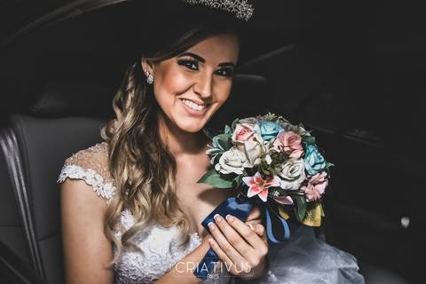 Inspiração e ideias criativas de fotos fotográfico de Making Of da noiva  no Paraíso Salão e Buffet '