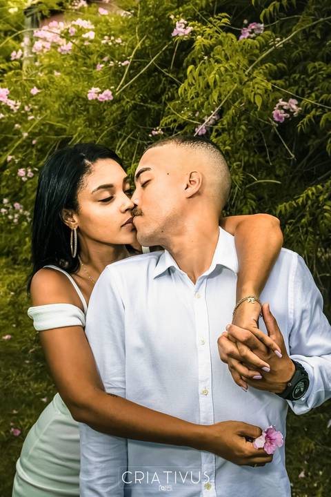 Inspiração e ideias criativas  ensaio fotográfico pré casamento de casal em São Roque'