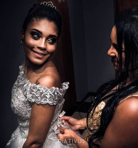 Inspiração e ideias criativas de fotos fotográfico de Making Of da noiva em São Roque - Sitio Recanto Garrotxa'