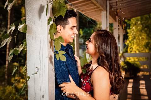 Inspiração e ideias criativas  ensaio fotográfico pré casamento de casal na Chácara Além do Horizonte'