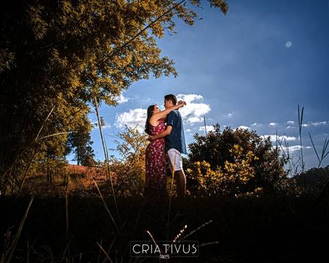 Inspiração e ideias criativas  ensaio fotográfico pré casamento de casal na Chácara Além do Horizonte'