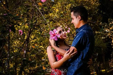 Inspiração e ideias criativas  ensaio fotográfico pré casamento de casal na Chácara Além do Horizonte'