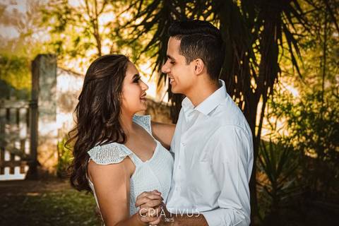 Inspiração e ideias criativas  ensaio fotográfico pré casamento de casal na Chácara Além do Horizonte'