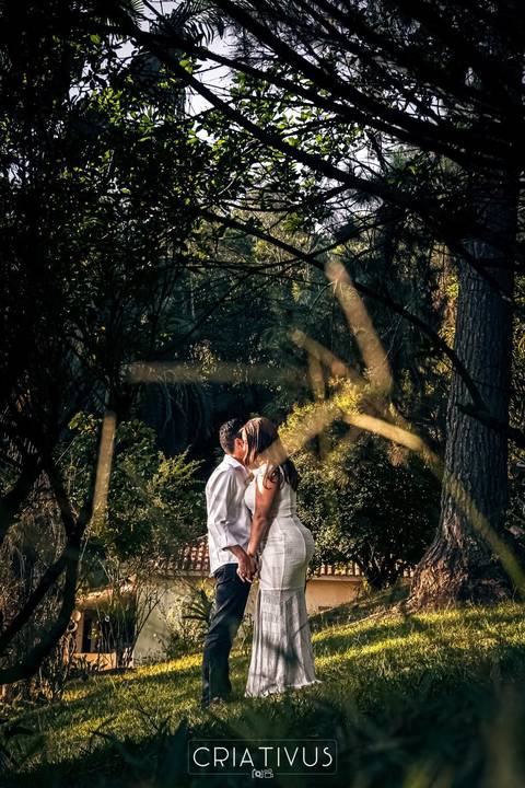 Inspiração e ideias criativas  ensaio fotográfico pré casamento de casal na Chácara Além do Horizonte'