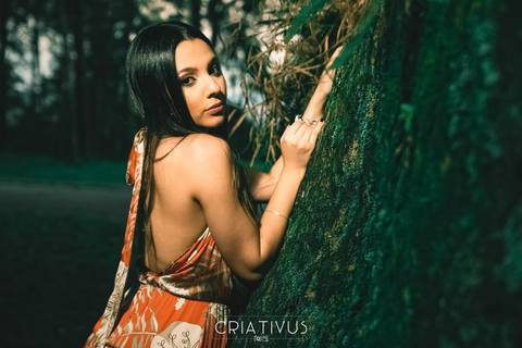 Inspiração e ideias criativas de ensaio girl power ensaio girl boss Ensaio Fotográfico feminino na Aldeia da Serra'