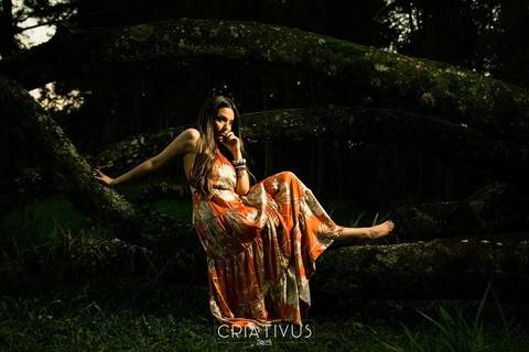 Inspiração e ideias criativas de ensaio girl power ensaio girl boss Ensaio Fotográfico feminino na Aldeia da Serra'