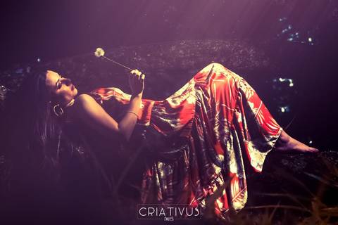 Inspiração e ideias criativas de ensaio girl power ensaio girl boss Ensaio Fotográfico feminino na Aldeia da Serra'