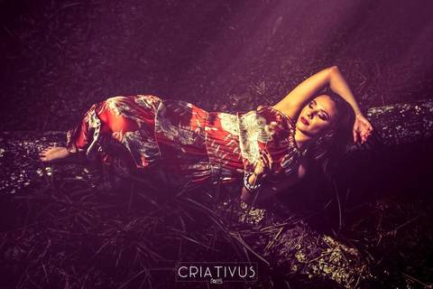 Inspiração e ideias criativas de ensaio girl power ensaio girl boss Ensaio Fotográfico feminino na Aldeia da Serra'