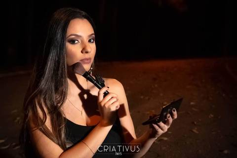 Inspiração e ideias criativas de ensaio girl power ensaio girl boss Ensaio Fotográfico feminino na Aldeia da Serra'