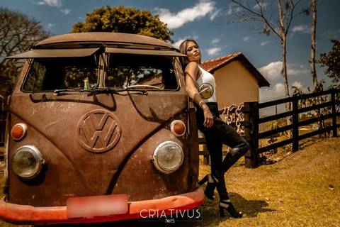 Inspiração e ideias criativas de ensaio girl power ensaio girl boss Ensaio Fotográfico feminino na Vinícola Canguera'