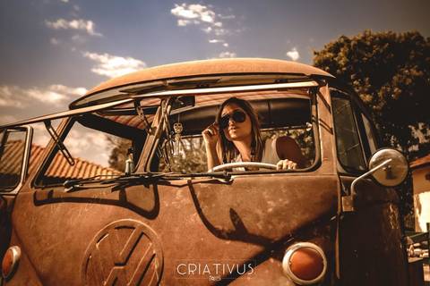 Inspiração e ideias criativas de ensaio girl power ensaio girl boss Ensaio Fotográfico feminino na Vinícola Canguera'