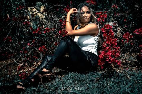 Inspiração e ideias criativas de ensaio girl power ensaio girl boss Ensaio Fotográfico feminino na Vinícola Canguera'