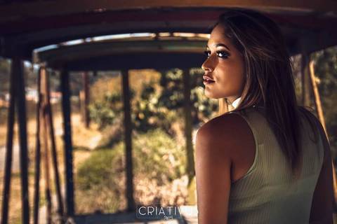 Inspiração e ideias criativas de ensaio girl power ensaio girl boss Ensaio Fotográfico feminino na Vinícola Canguera'