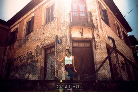 Inspiração e ideias criativas de ensaio girl power ensaio girl boss Ensaio Fotográfico feminino na Vinícola Canguera'