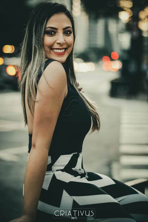 Inspiração e ideias criativas de ensaio girl power ensaio girl boss Ensaio Fotográfico feminino na Av. Paulista'