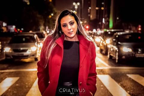 Inspiração e ideias criativas de ensaio girl power ensaio girl boss Ensaio Fotográfico feminino na Av. Paulista'
