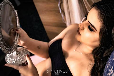 Inspiração e ideias criativas para ensaio fotográfico de gestante em casa'