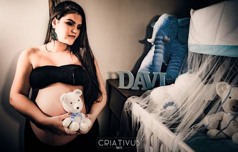 Inspiração e ideias criativas para ensaio fotográfico de gestante em casa'