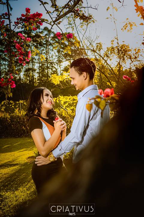 Inspiração e ideias criativas  ensaio fotográfico pré casamento de casal na Associação Santa Terezinha'