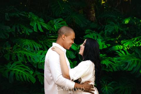 Inspiração e ideias criativas de ensaios fotográfico de gestante no Orquidário Maylasky'