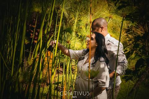Inspiração e ideias criativas de ensaios fotográfico de gestante no Orquidário Maylasky'