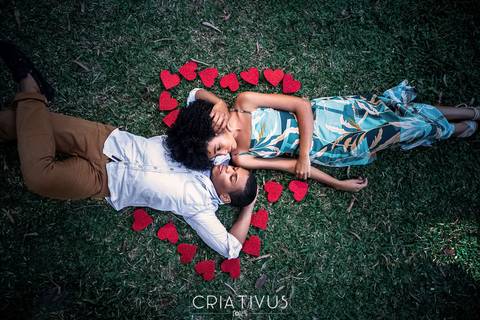 Inspiração e ideias criativas  ensaio fotográfico pré casamento de casal no Orquidário Maylasky'