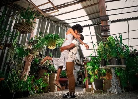 Inspiração e ideias criativas  ensaio fotográfico pré casamento de casal no Orquidário Maylasky'