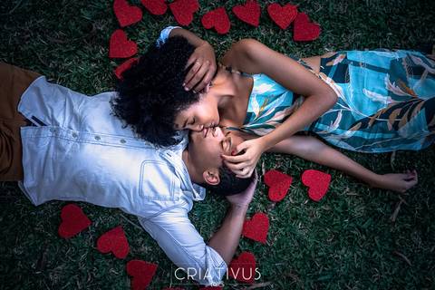 Inspiração e ideias criativas  ensaio fotográfico pré casamento de casal no Orquidário Maylasky'