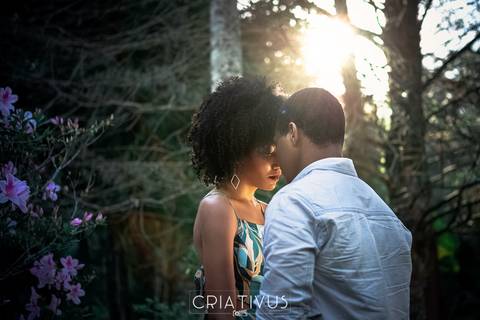 Inspiração e ideias criativas  ensaio fotográfico pré casamento de casal no Orquidário Maylasky'