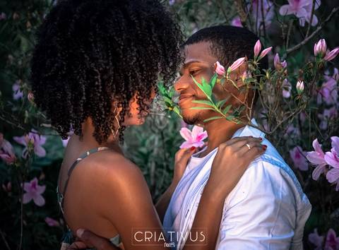 Inspiração e ideias criativas  ensaio fotográfico pré casamento de casal no Orquidário Maylasky'