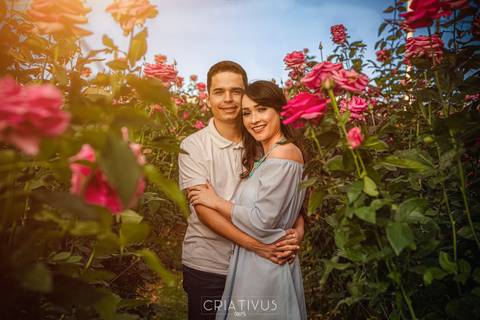Inspiração e ideias criativas  ensaio fotográfico pré casamento de casal Holambra'