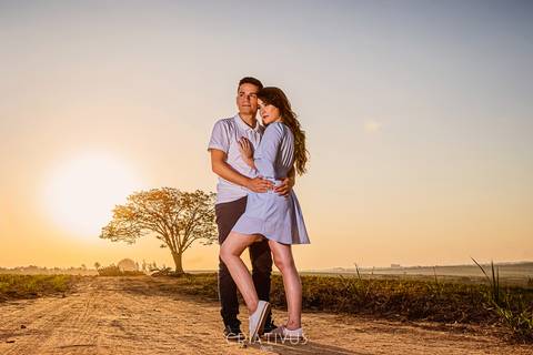 Inspiração e ideias criativas  ensaio fotográfico pré casamento de casal Holambra'