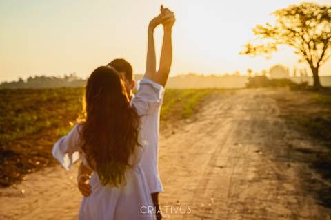 Inspiração e ideias criativas  ensaio fotográfico pré casamento de casal Holambra'