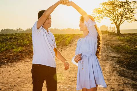 Inspiração e ideias criativas  ensaio fotográfico pré casamento de casal Holambra'