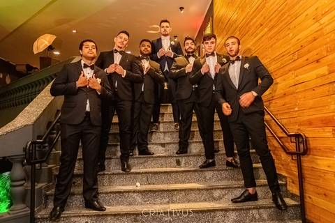 Inspiração e ideias criativas de fotos fotográfico de casamento com padrinhos  Mediterrâneo Tatuapé-SP'