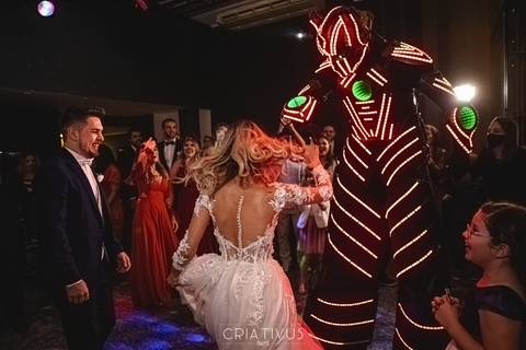 Inspiração e ideias criativas de fotos fotográfico de festa balada em casamento no Mediterrâneo Tatuapé-SP'