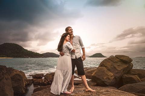 Inspiração e ideias criativas  ensaio fotográfico pré casamento de casal Ubatuba'