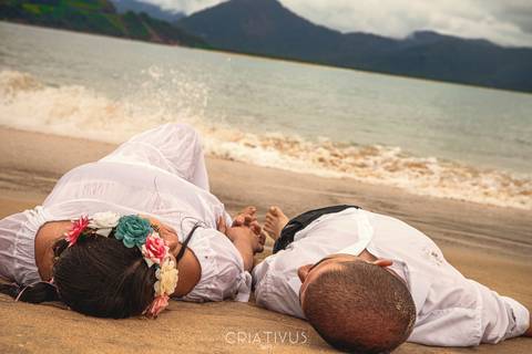Inspiração e ideias criativas  ensaio fotográfico pré casamento de casal Ubatuba'