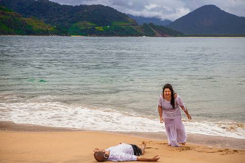 Inspiração e ideias criativas  ensaio fotográfico pré casamento de casal Ubatuba'